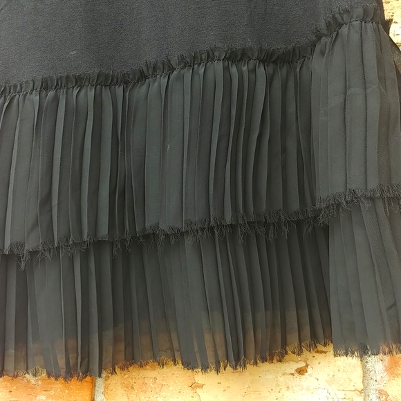 Pleated Ruffle Tank - Picture 3 of 4